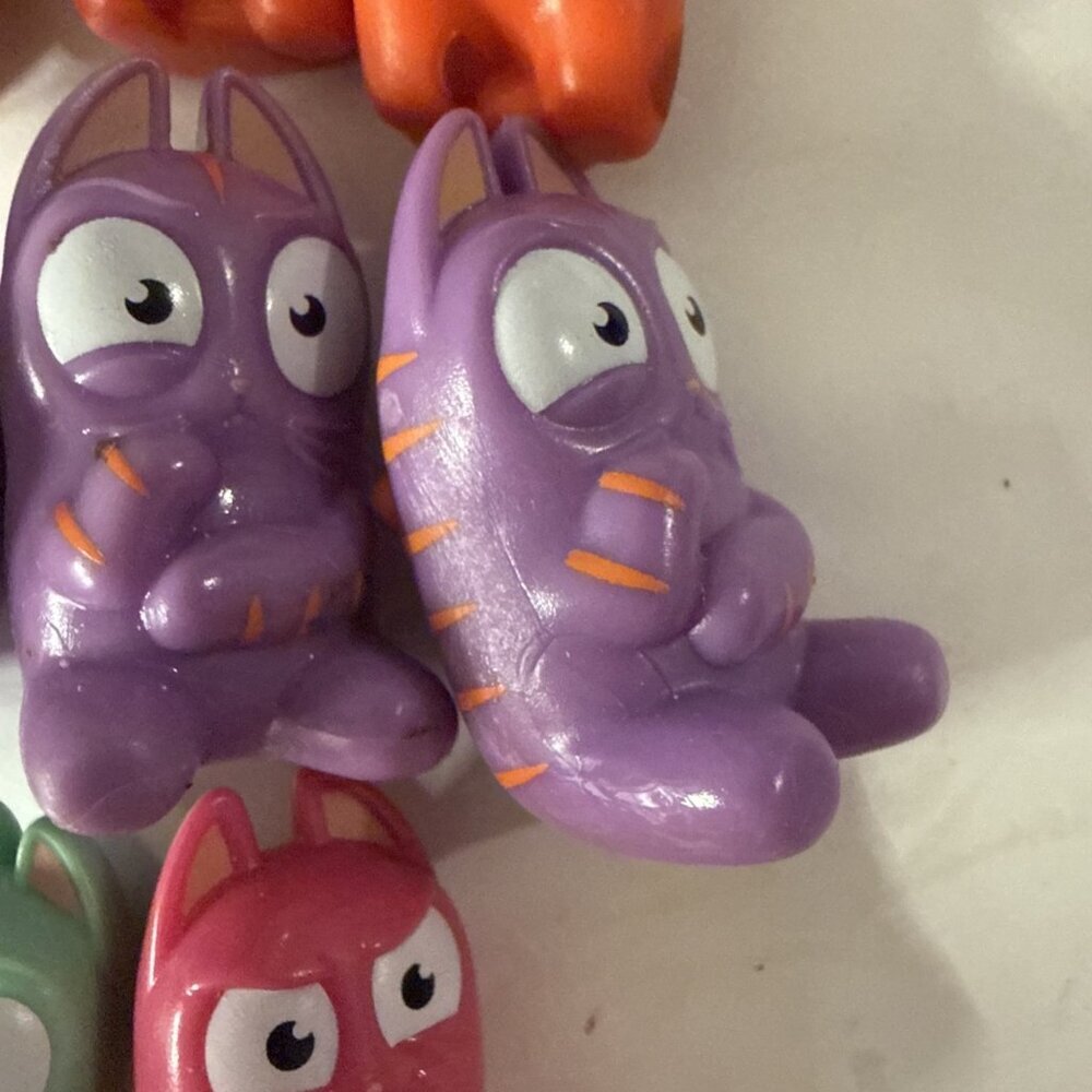 8 Lot Lost Kitty Kitties Mini Figures Cats Kittens Orange Purple Green Pink - Picture 5 of 12